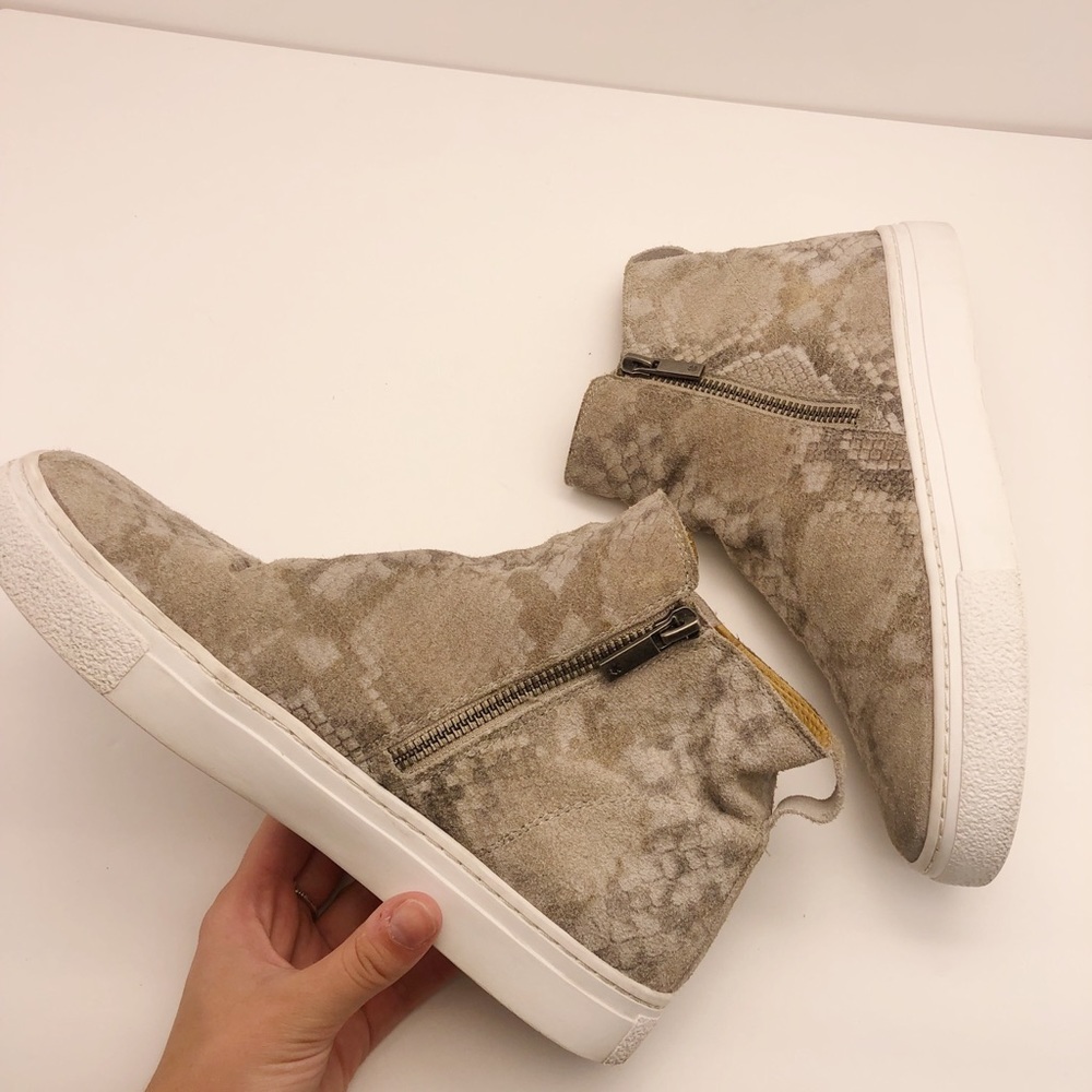 Snakeskin lucky brand flat booties